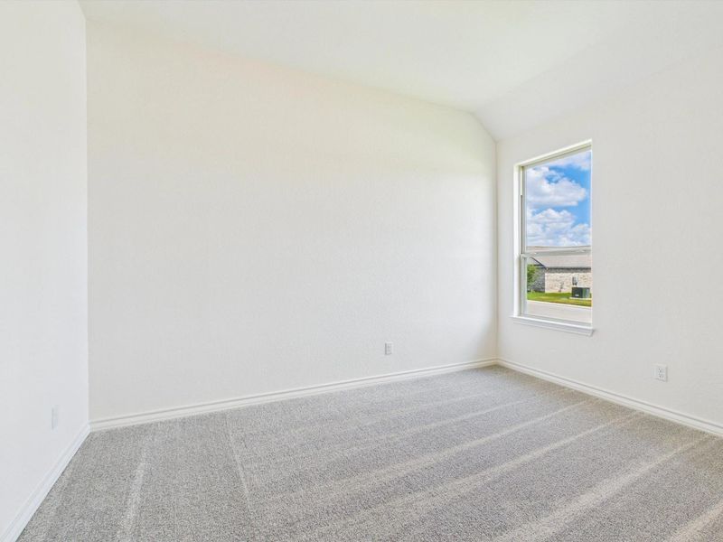 Spacious, unfurnished interior of a new home in Potranco Oaks, Castroville (Image 21).