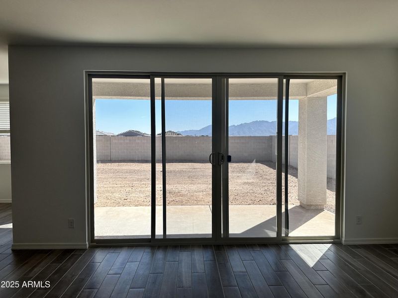 0011_ 4 Panel SGD 0011_ 4 Panel SGD