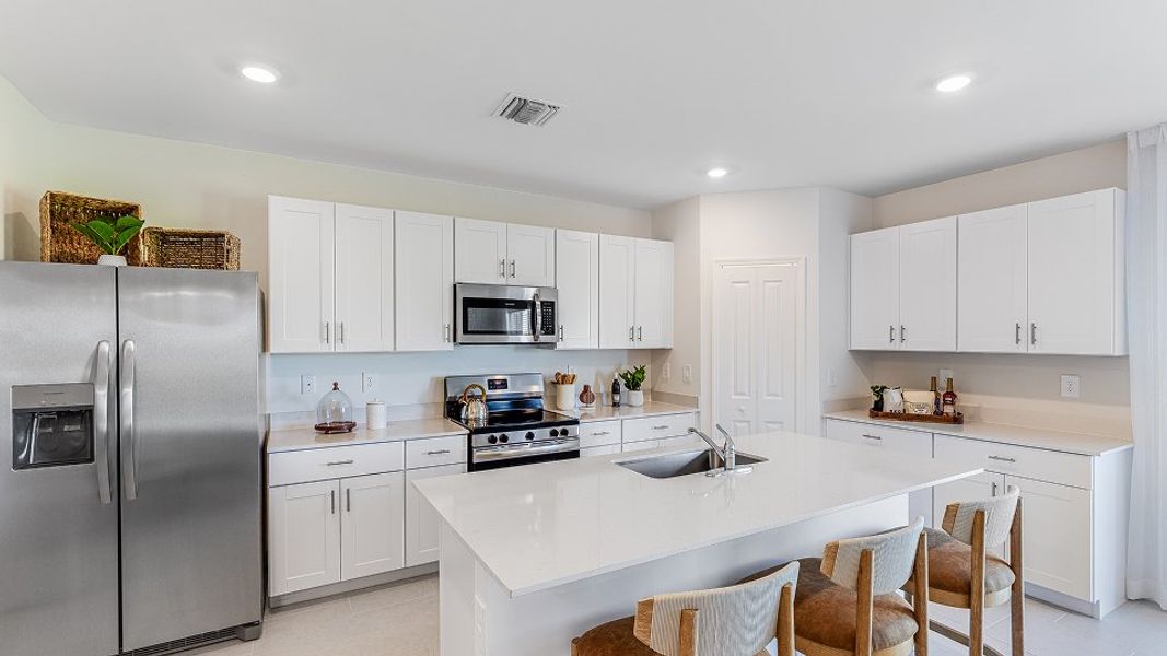 Florida CORE L004 Edison Kitchen 3of5 F1 Base6 8 4 25