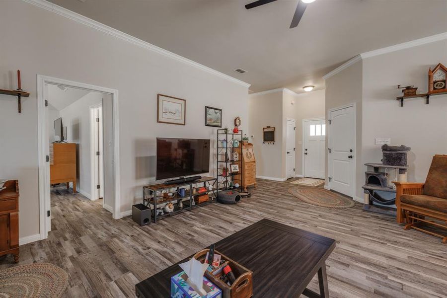 Furnished interior view inside a new home in , Abilene (Image 4).