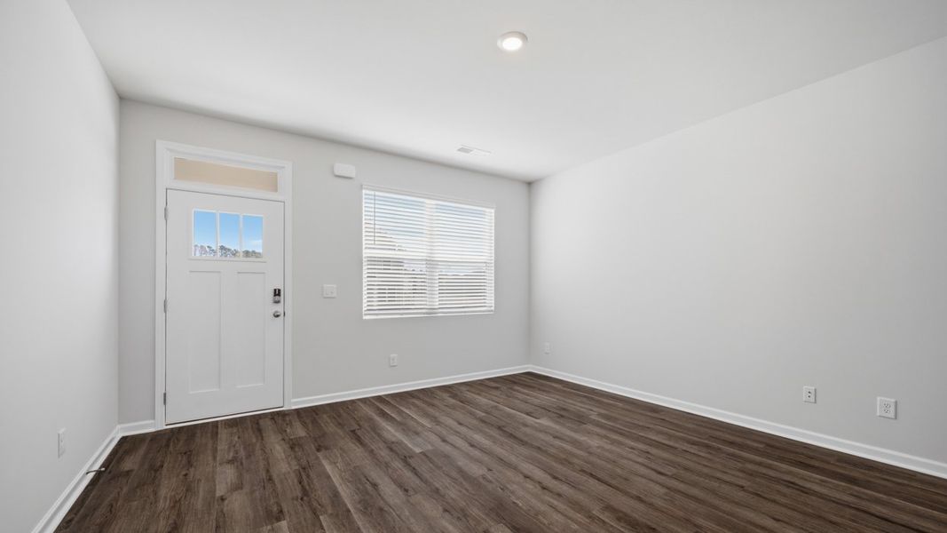 Spacious, unfurnished interior of a new home in Willowbrook, Winder (Image 14).