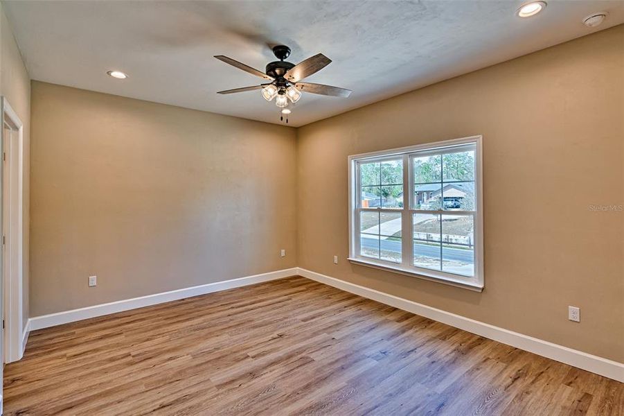 Spacious, unfurnished interior of a new home in , Keystone Heights (Image 14).