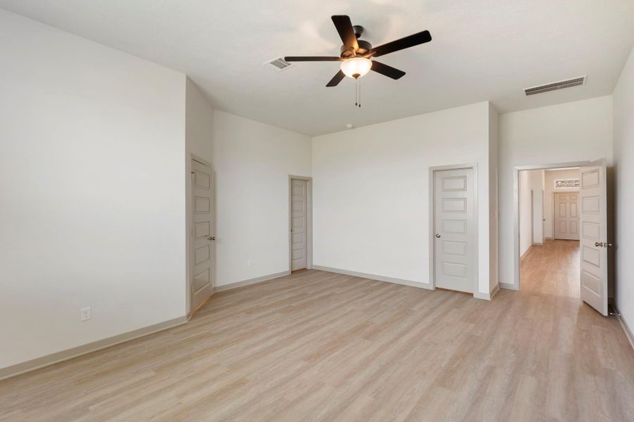 Image 13 of a home in Sterling Ridge. Image 13 of a home in Sterling Ridge.