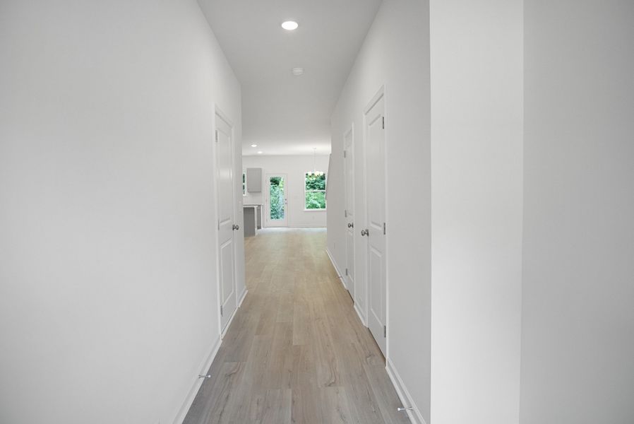 Spacious, unfurnished interior of a new home in Ironhorse, Dickson (Image 11).