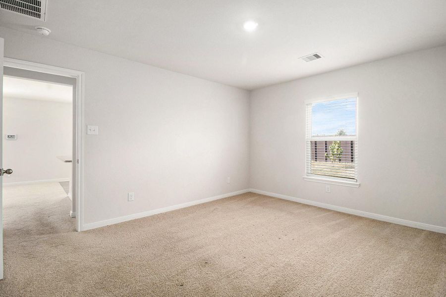 Spacious, unfurnished interior of a new home in Park Vista at El Tesoro, Houston (Image 12).