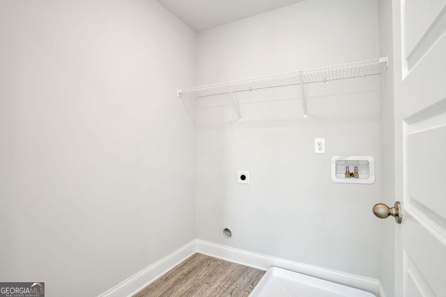 Spacious, unfurnished interior of a new home in Harley Farms South, Bonaire (Image 17).