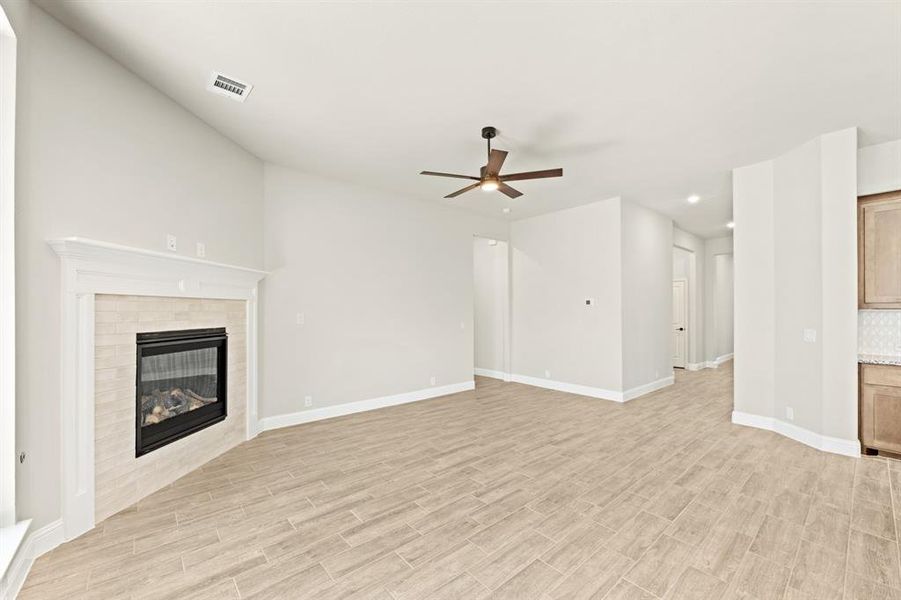 Spacious, unfurnished interior of a new home in The Oaks, Red Oak (Image 34).