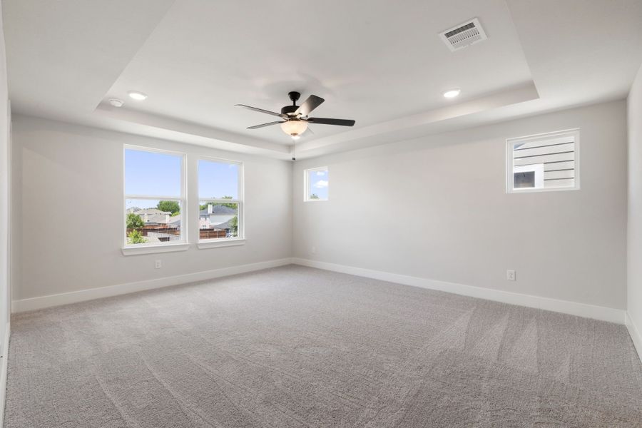 Spacious, unfurnished interior of a new home in Lake Park Villas, Wylie (Image 27).