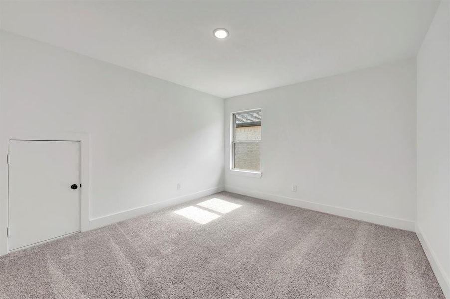 Spacious, unfurnished interior of a new home in Vintage Village, Argyle (Image 28). Spacious, unfurnished interior of a new home in Vintage Village, Argyle (Image 28).