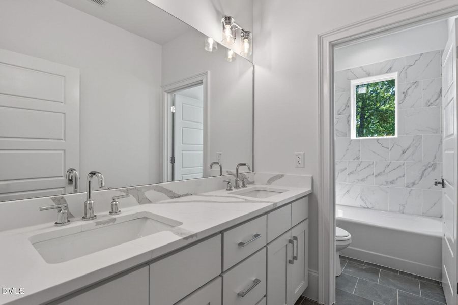 57-web-or-mls-402 Willow St - 57