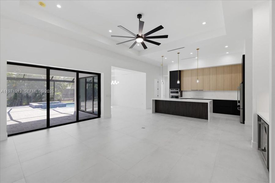 Spacious, unfurnished interior of a new home in , Cape Coral (Image 38).