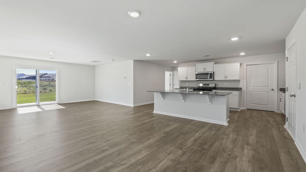 Spacious, unfurnished interior of a new home in Seneca Falls, Seneca (Image 13).