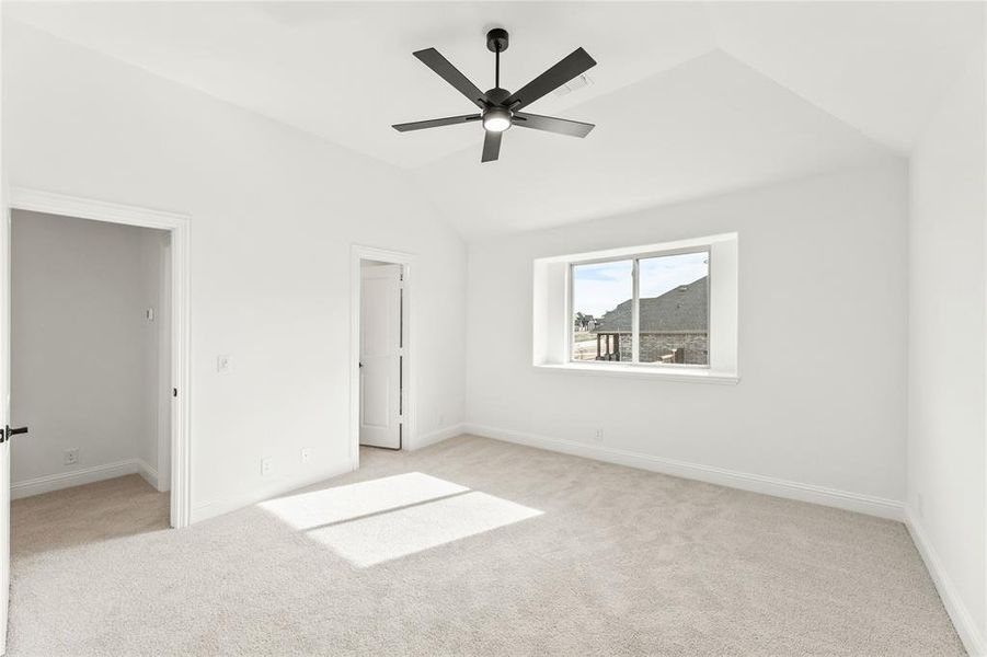 Spacious, unfurnished interior of a new home in Crystal Lake Estates, Red Oak (Image 31).