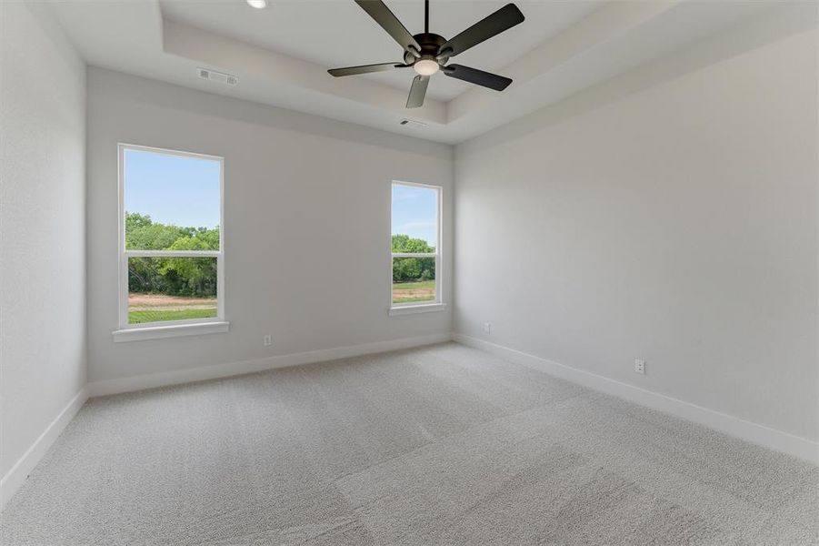 Spacious, unfurnished interior of a new home in Eagle Ridge Estates, Weatherford (Image 26).