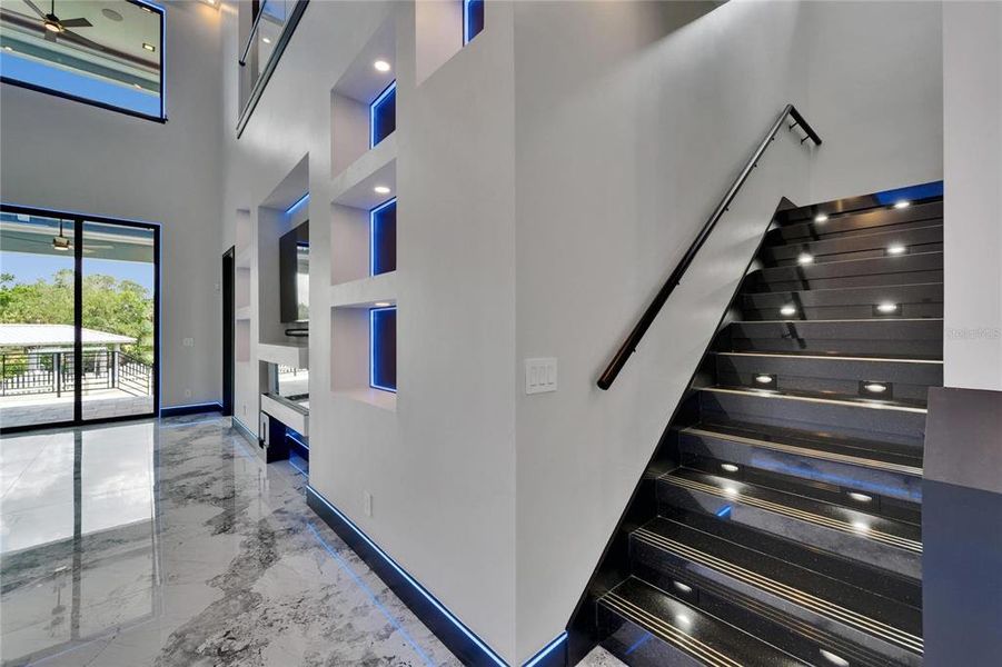 Spacious, unfurnished interior of a new home in , Apollo Beach (Image 72).