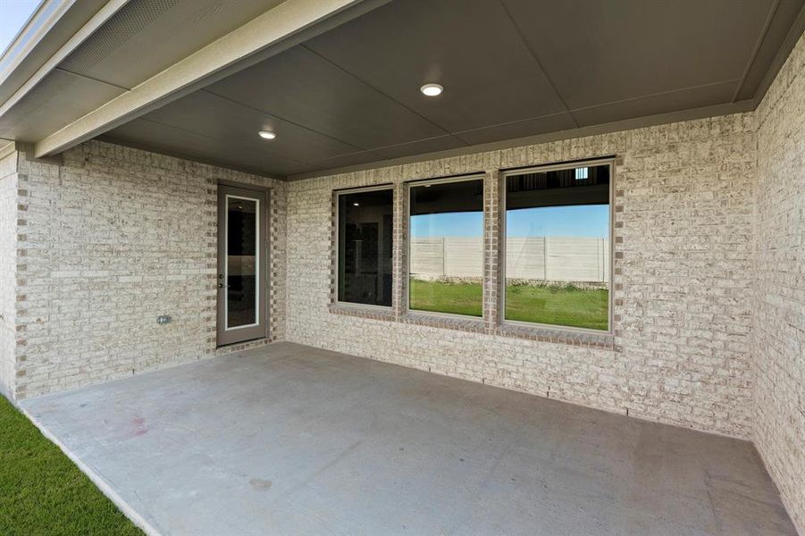 25. 2917 Andesite - Patio