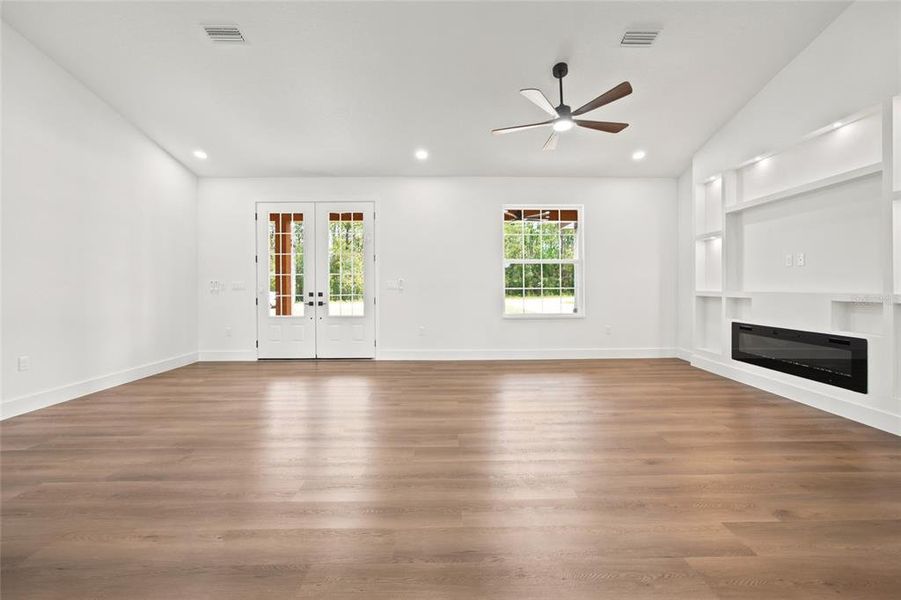 Spacious, unfurnished interior of a new home in , Dunnellon (Image 29).