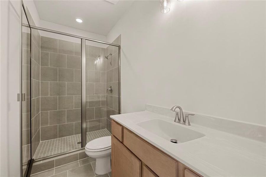 Furnished interior view inside a new home in , Gainesville (Image 12).