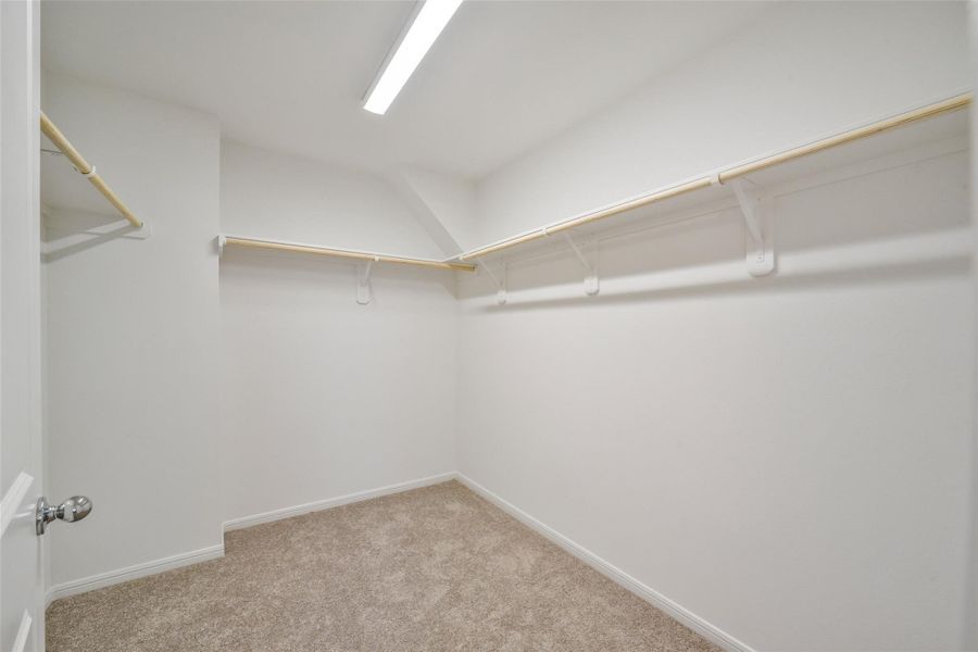 Spacious, unfurnished interior of a new home in , Houston (Image 21).