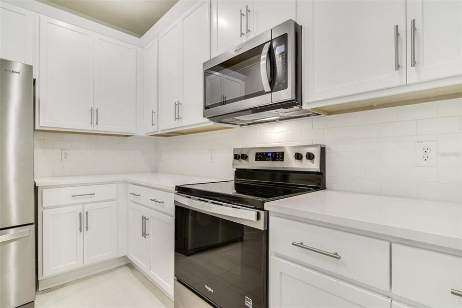 Furnished interior view inside a new home in Towns at Greenleaf, Oviedo (Image 9).