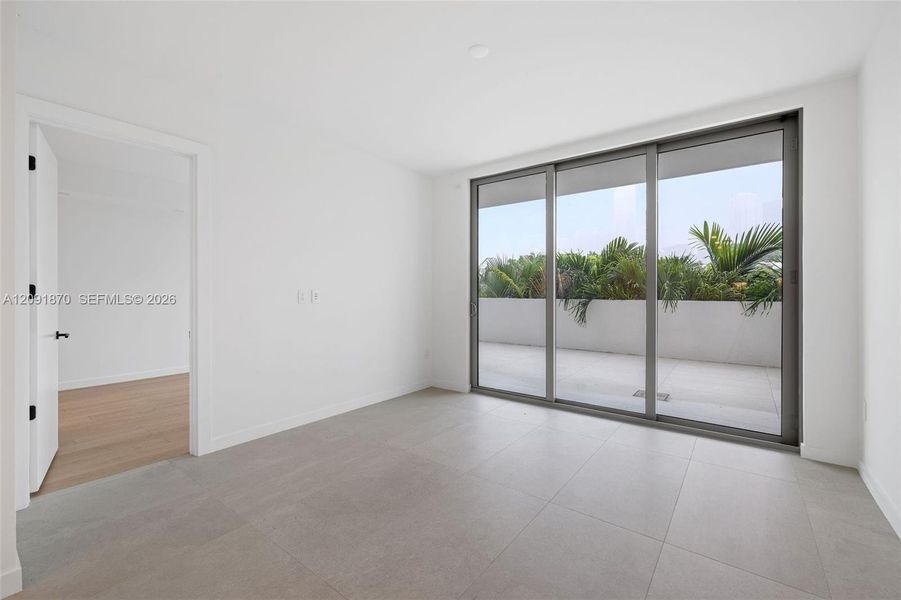 Spacious, unfurnished interior of a new home in , Miami (Image 22).