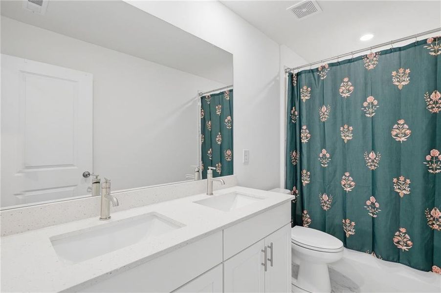 Furnished interior view inside a new home in , Dallas (Image 32).