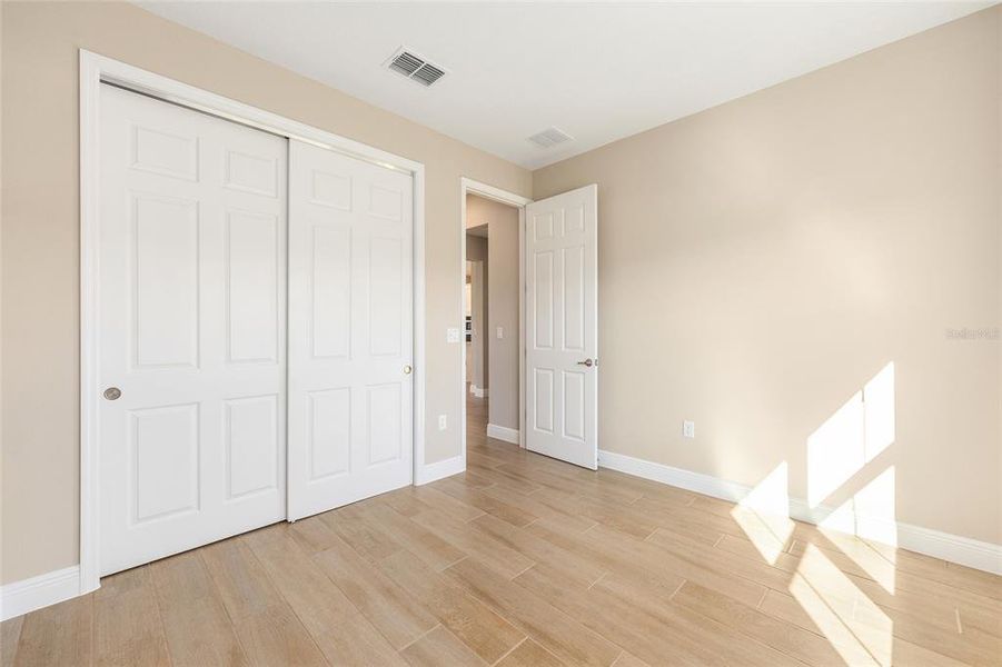 Spacious, unfurnished interior of a new home in , Ocala (Image 36).