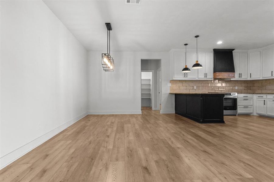 Spacious, unfurnished interior of a new home in , Mineral Wells (Image 19).