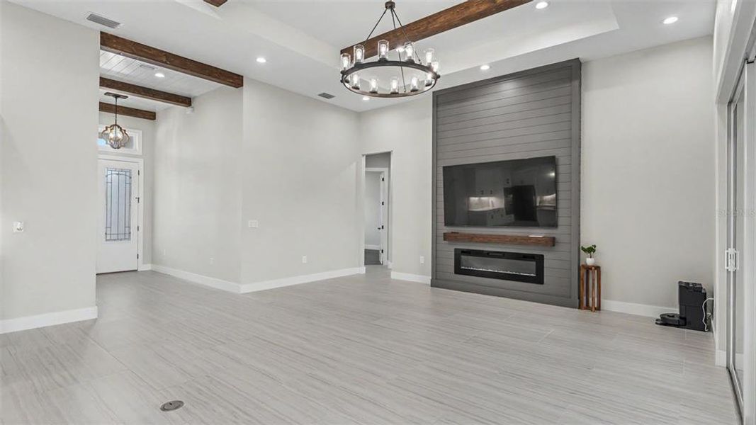 Spacious, unfurnished interior of a new home in , Lakeland (Image 37).