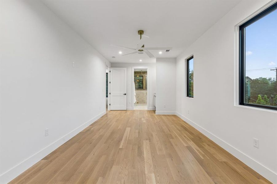 Spacious, unfurnished interior of a new home in , Dallas (Image 21).