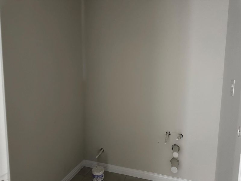Spacious, unfurnished interior of a new home in Patterson Ranch, Georgetown (Image 7).