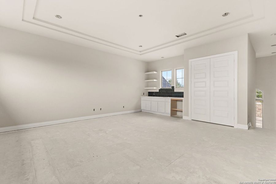 Spacious, unfurnished interior of a new home in , Spring Branch (Image 9).