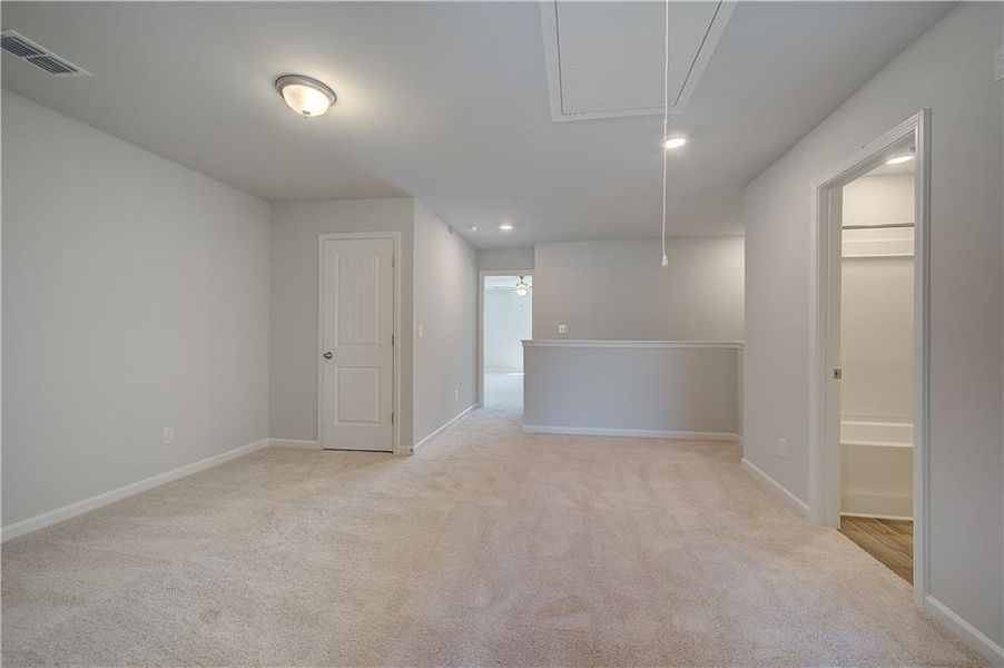 Spacious, unfurnished interior of a new home in Diamante, Stockbridge (Image 12).