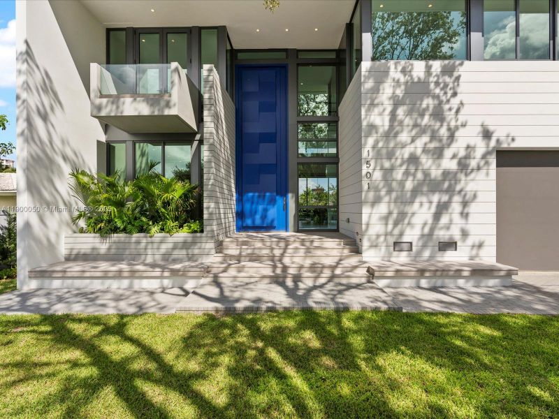 Exterior details and patio area of a home in , Miami Shores (Image 28).