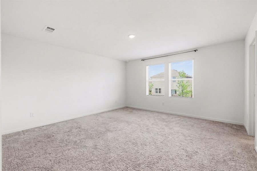 Spacious, unfurnished interior of a new home in , Princeton (Image 29).