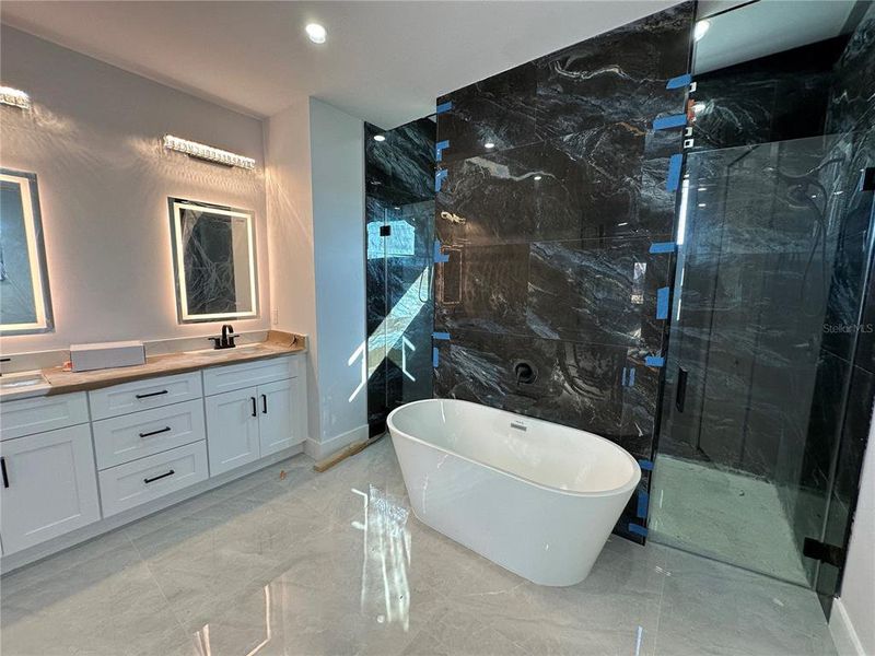 Furnished interior view inside a new home in , Cape Coral (Image 5).