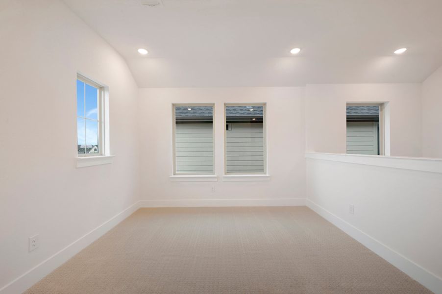 Spacious, unfurnished interior of a new home in Treeline, Justin (Image 20).