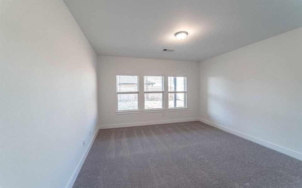 Spacious, unfurnished interior of a new home in River Ranch Meadows, Dayton (Image 14).