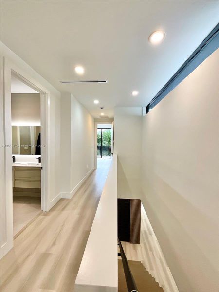 2nd Floor Landing 2nd Floor Landing