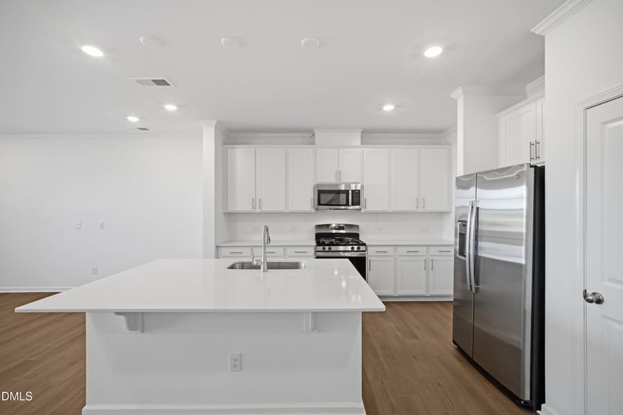 SUN_Everlee_Pic_CarsonII_QMI_227_Kitchen