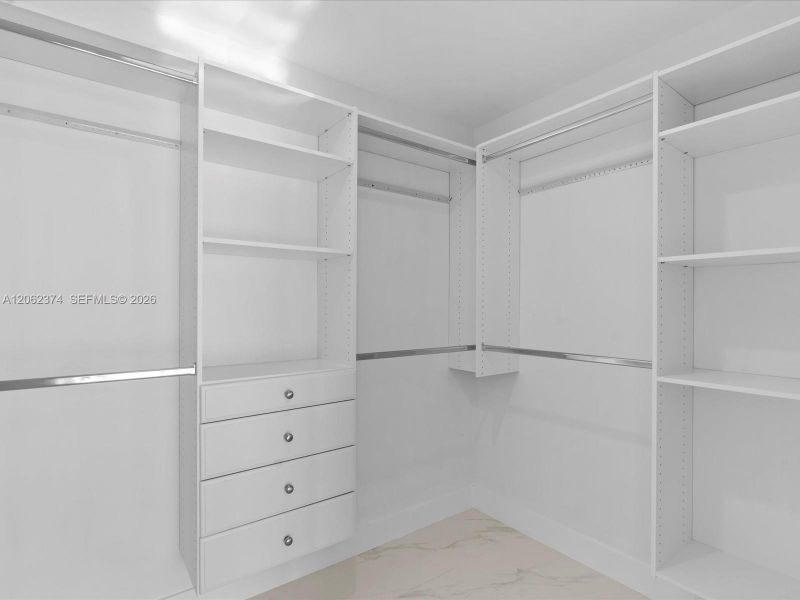 Spacious, unfurnished interior of a new home in , Miami (Image 23).
