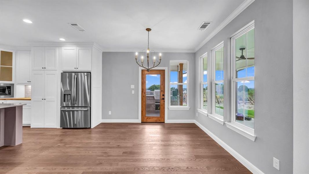 Spacious, unfurnished interior of a new home in Oak Water Ranch, Granbury (Image 31).