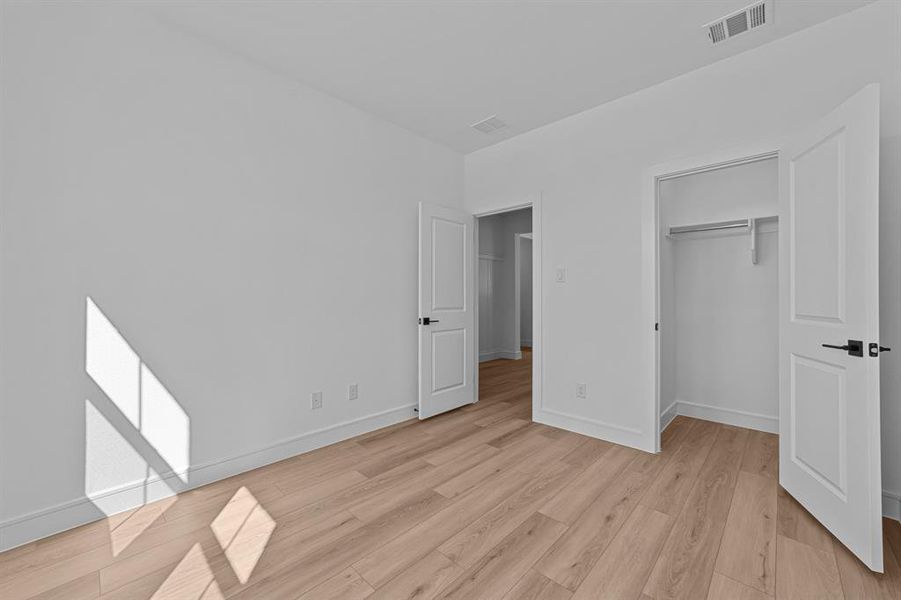 Spacious, unfurnished interior of a new home in Gateway Parks, Forney (Image 16).