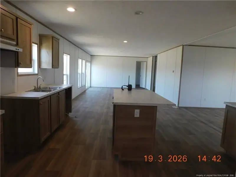 Kitchen/Dining Kitchen/Dining