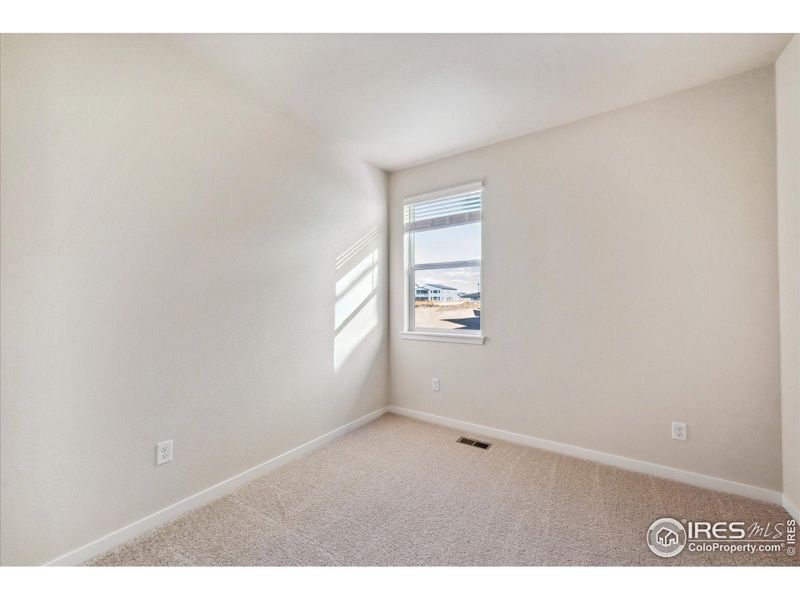 Spacious, unfurnished interior of a new home in Timnath Lakes, Timnath (Image 15).