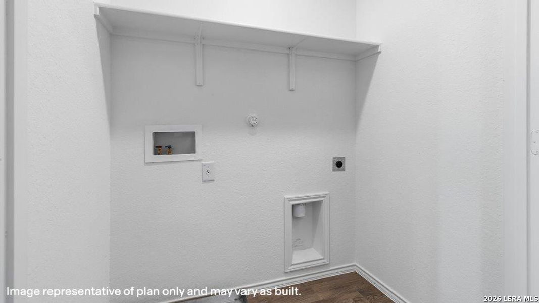 Spacious, unfurnished interior of a new home in Blue Ridge Ranch, San Antonio (Image 18).