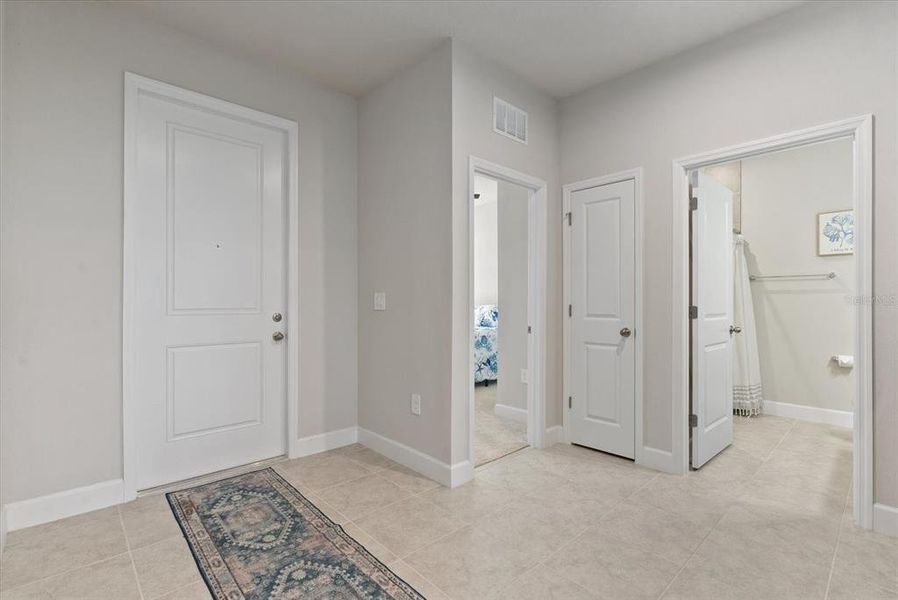Spacious, unfurnished interior of a new home in , Port Charlotte (Image 21).