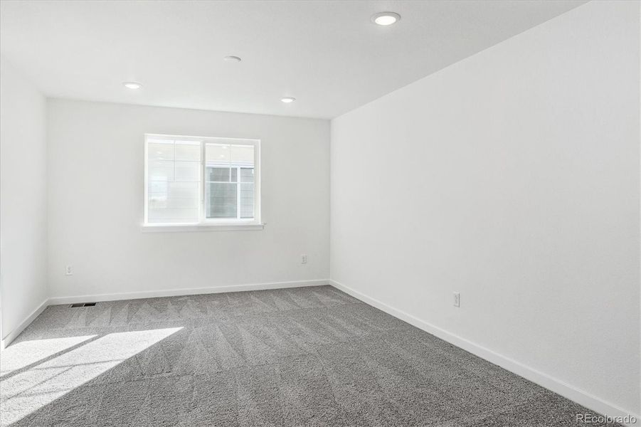 Spacious, unfurnished interior of a new home in The Summit at Meridian, Englewood (Image 16).