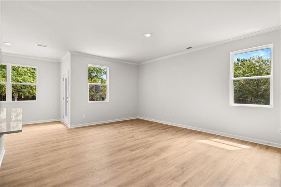 Spacious, unfurnished interior of a new home in Fairway 17 at Mirror Lake, Villa Rica (Image 14).