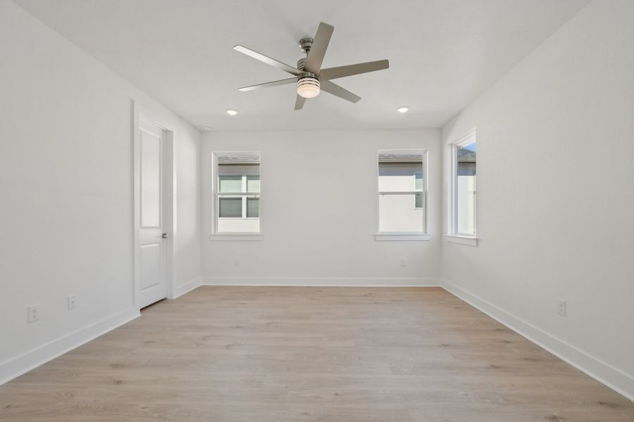 Spacious, unfurnished interior of a new home in Foxfield, Austin (Image 22).